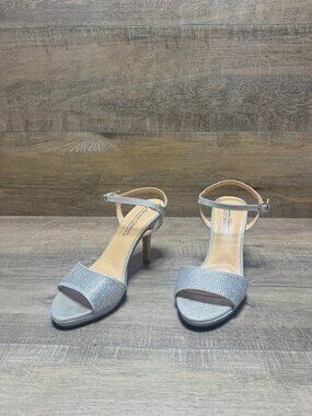 Badgley Mischka Yasmin Silver Sparkling Rhinestone Heels Women's Size 9